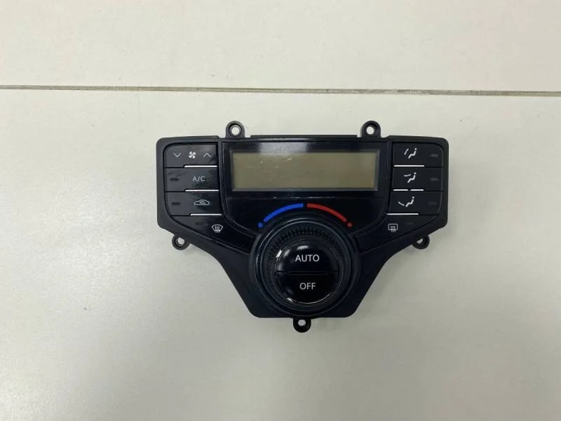 Блок управления климатической установкой Hyundai i30 (FD) 2007-2012