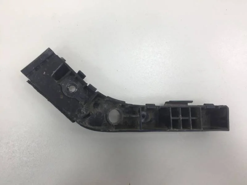 Кронштейн переднего бампера левый Hyundai i30 (FD) 2007-2012