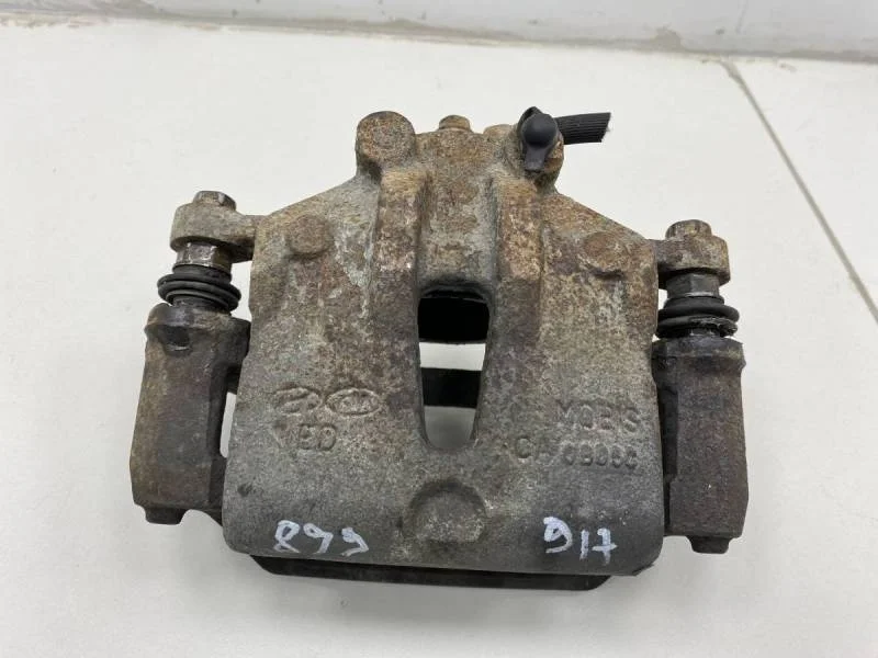 Суппорт передний правый Hyundai i30 (FD) 2007-2012