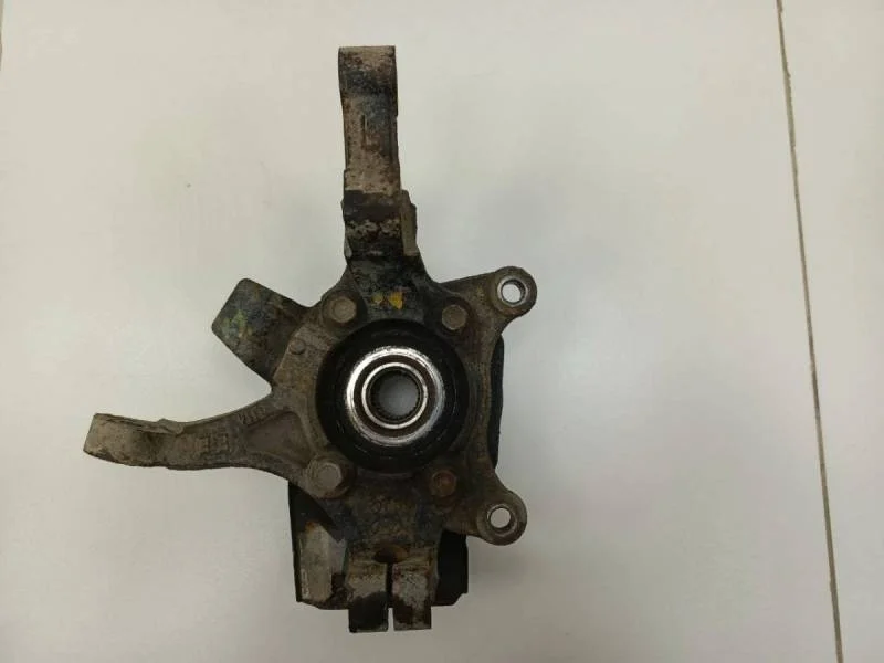 Кулак поворотный передний левый Kia Ceed (JD) 2012-2018