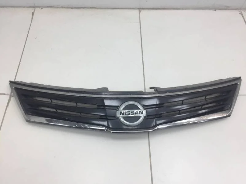 Решетка радиатора Nissan Tiida (C11) 2007-2014