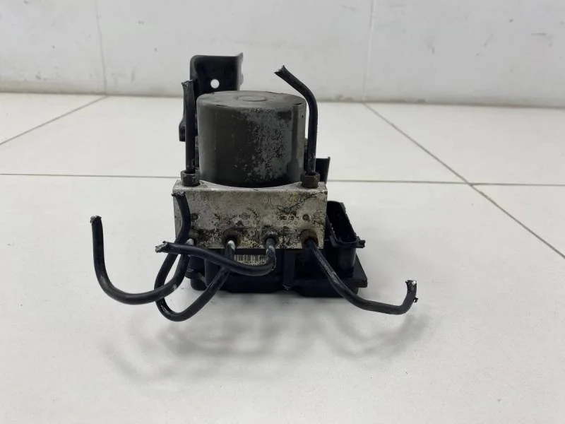 Блок ABS (насос) Nissan Tiida (C11) 2007-2014