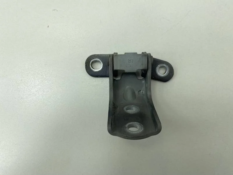 Петля двери передней правой верхняя Hyundai Solaris 2010-2017