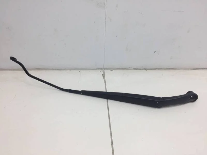 Поводок стеклоочистителя передний правый Hyundai Solaris 2010-2017