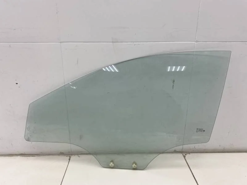 Стекло двери передней левой Hyundai Solaris 2010-2017