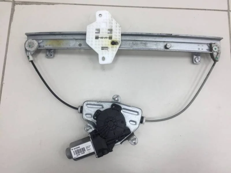 Стеклоподъемник электр. задний левый Hyundai Solaris 2010-2017