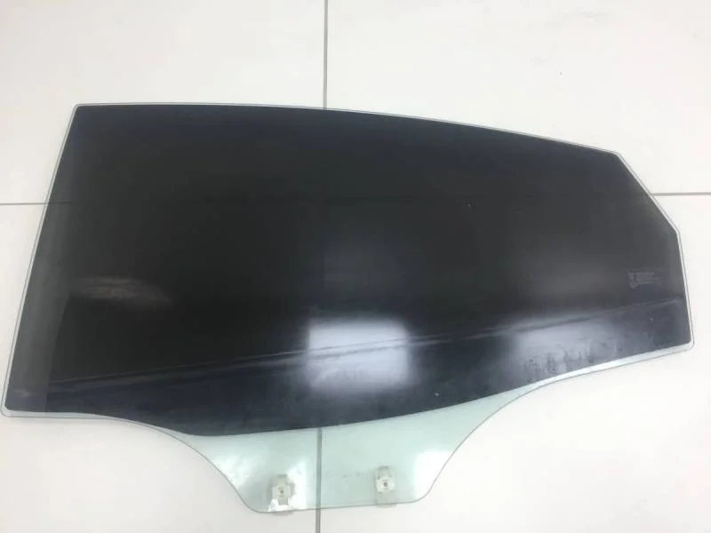 Стекло двери задней левой Hyundai Solaris 2010-2017