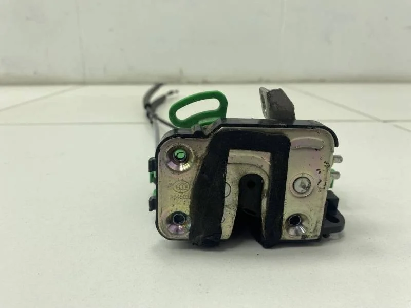 Замок двери передней правой Hyundai Solaris 2010-2017