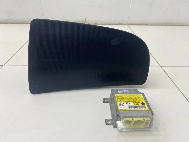 Подушка безопасности пассажирская (в торпедо) Mitsubishi L200 (KB) 2006-2016