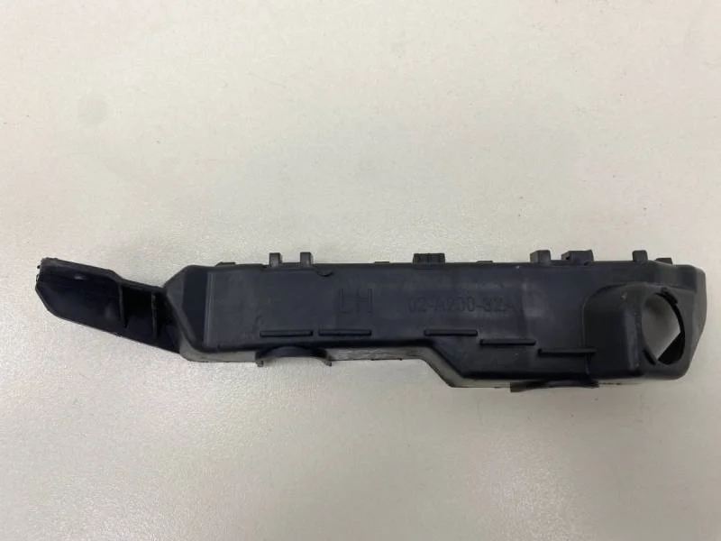 Кронштейн переднего бампера правый Kia Ceed (JD) 2012-2018