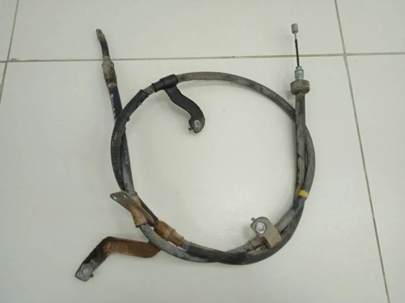 Трос стояночного тормоза правый Kia Ceed (JD) 2012-2018