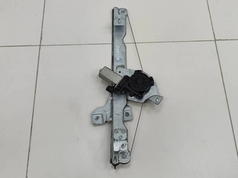 Стеклоподъемник электр. передний левый Renault Sandero 2009-2014