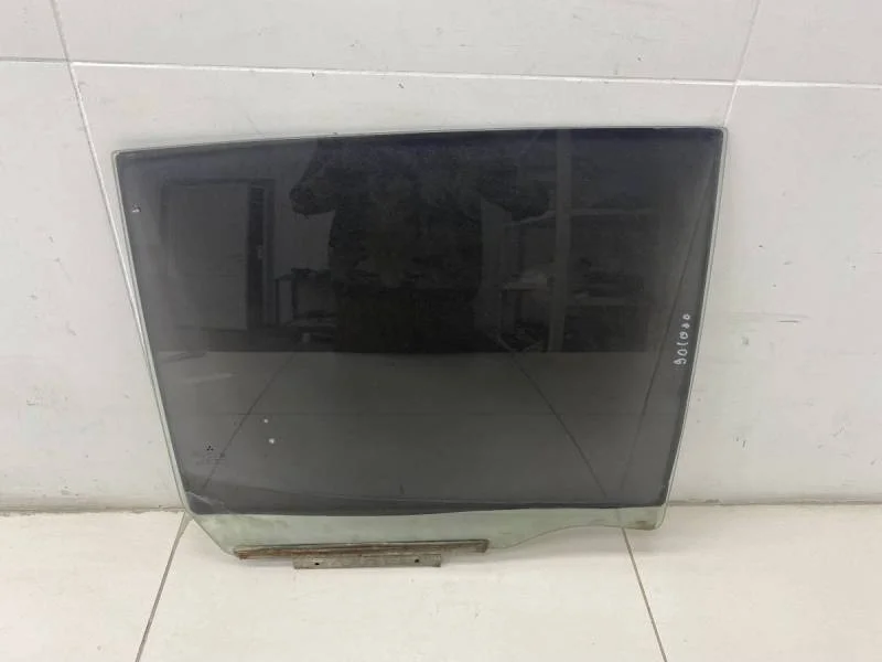 Стекло двери задней правой Mitsubishi L200 (KB) 2006-2016