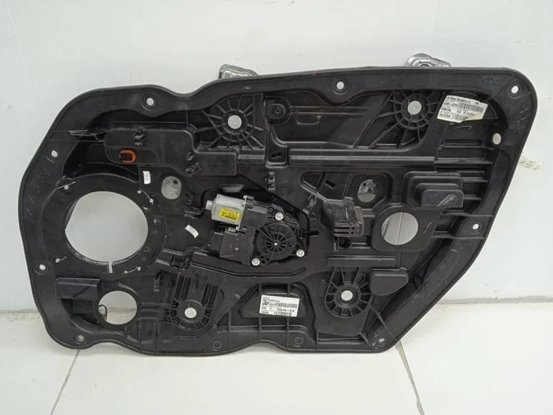 Стеклоподъемник электр. передний правый Kia Ceed (JD) 2012-2018