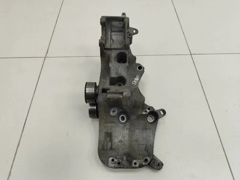 Кронштейн генератора Renault Sandero 2009-2014