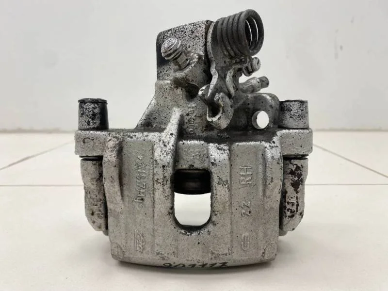 Суппорт задний правый Ford Focus 3 2011>