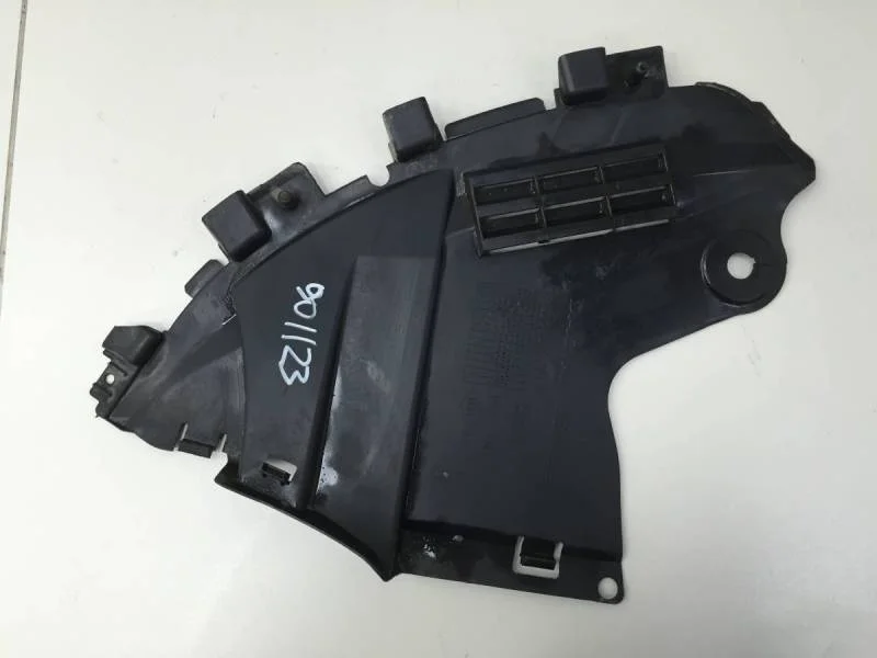 Пыльник двигателя нижний левый Renault Sandero 2009-2014