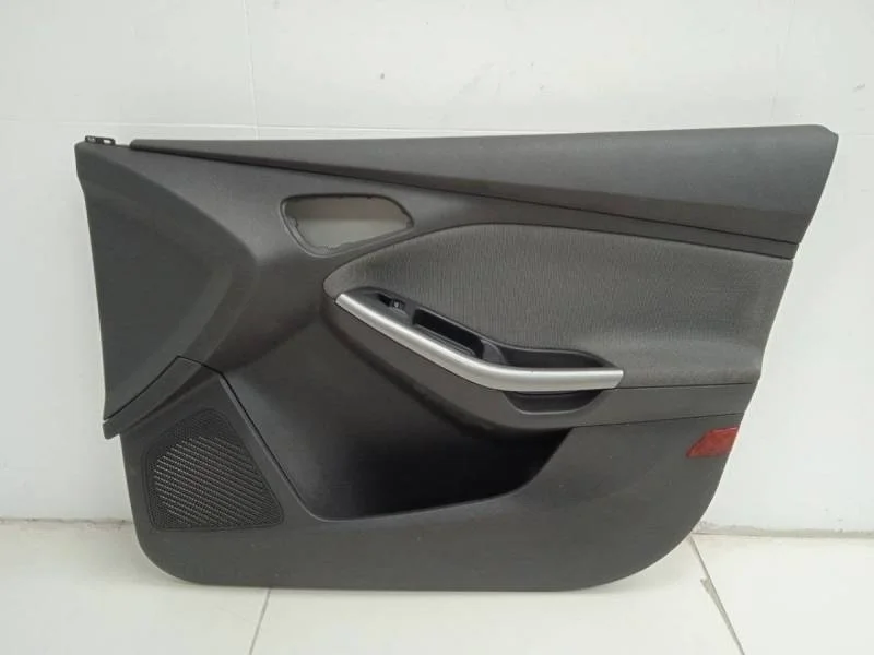 Обшивка двери передней правой Ford Focus 3 2011>