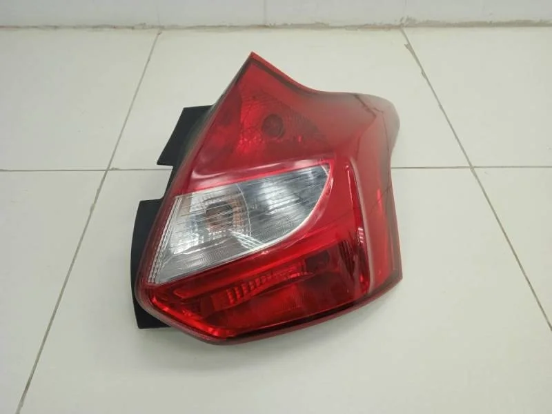 Фонарь задний правый Ford Focus 3 2011>
