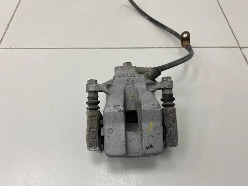 Суппорт задний правый Toyota Camry (V50) 2011-2017