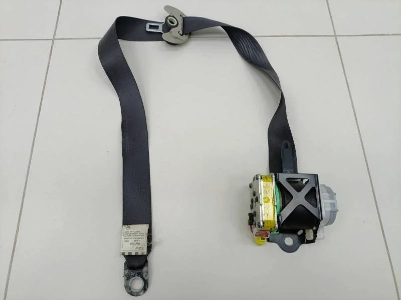 Ремень безопасности с пиропатроном Toyota Corolla E150 2006-2013