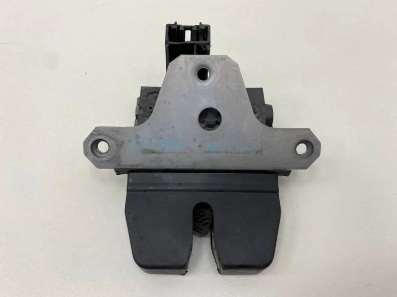 Замок багажника Ford Focus 3 2011>