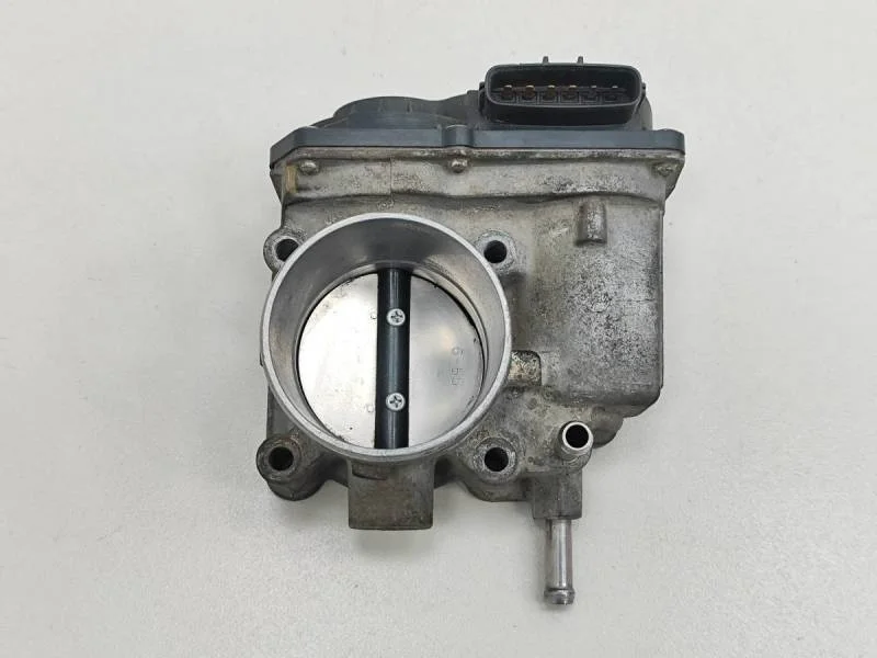 Заслонка дроссельная электрическая Toyota Corolla E150 2006-2013