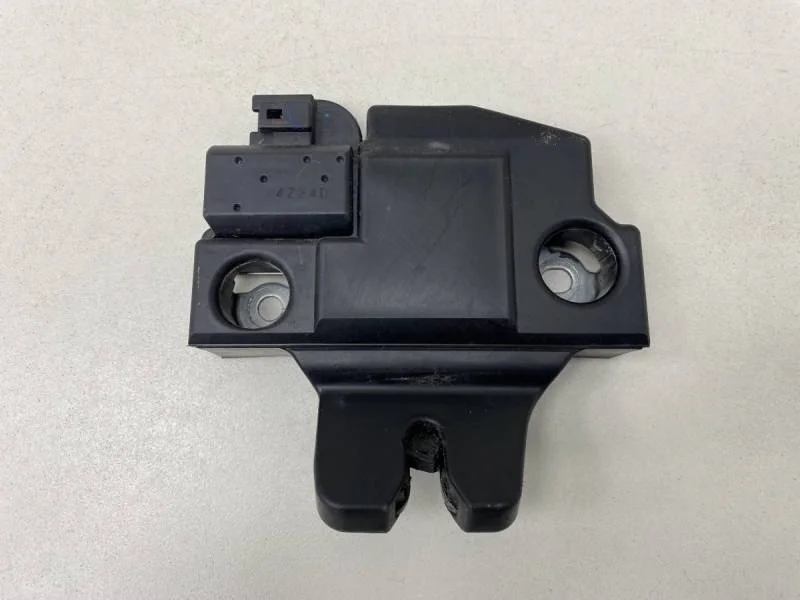 Замок багажника Toyota Camry (V50) 2011-2017