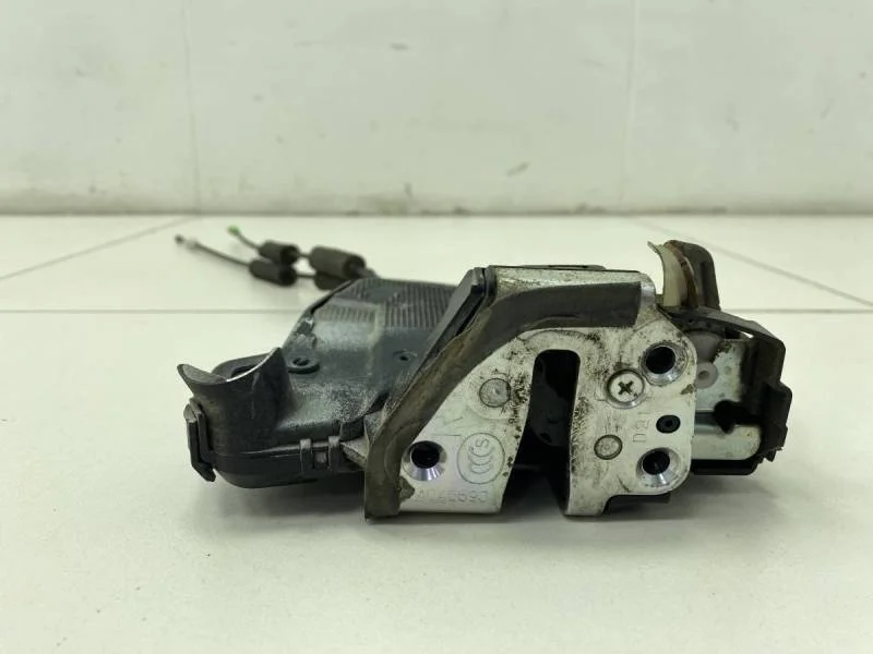Замок двери передней правой Toyota Camry (V50) 2011-2017