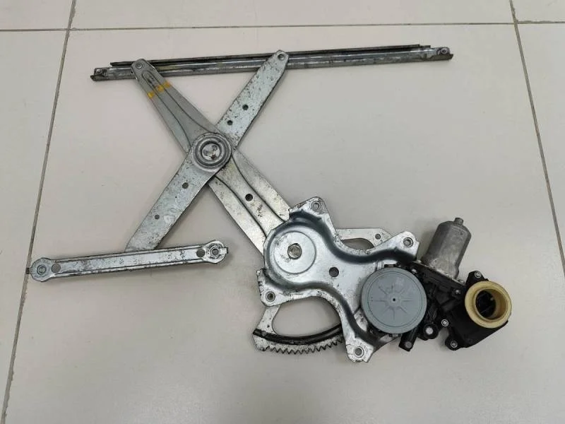 Стеклоподъемник электр. передний левый Toyota Corolla E150 2006-2013