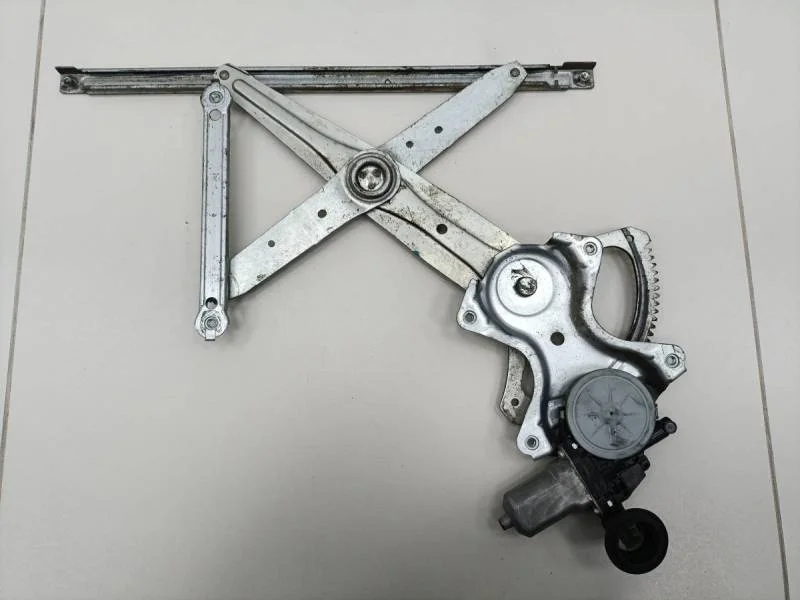 Стеклоподъемник электр. передний правый Toyota Corolla E150 2006-2013