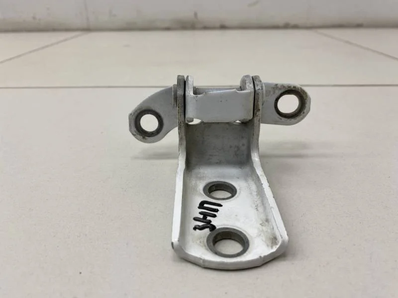 Петля двери задней правой нижняя Toyota Camry (V50) 2011-2017