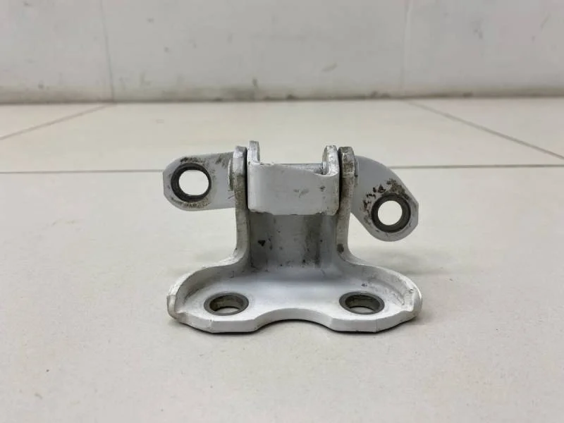 Петля двери задней правой верхняя Toyota Camry (V50) 2011-2017