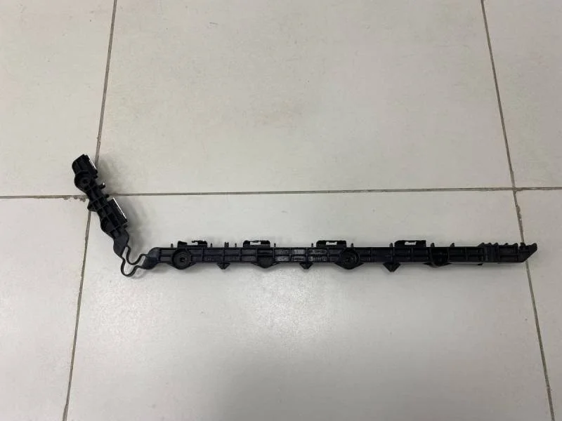 Кронштейн заднего бампера правый Toyota Camry (V50) 2011-2017