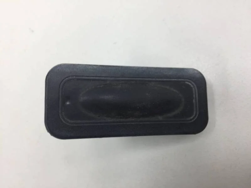 Кнопка открывания багажника Renault Fluence 2010-2017