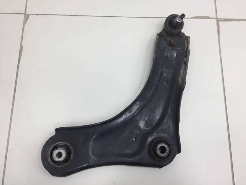 Рычаг передний левый Renault Fluence 2010-2017