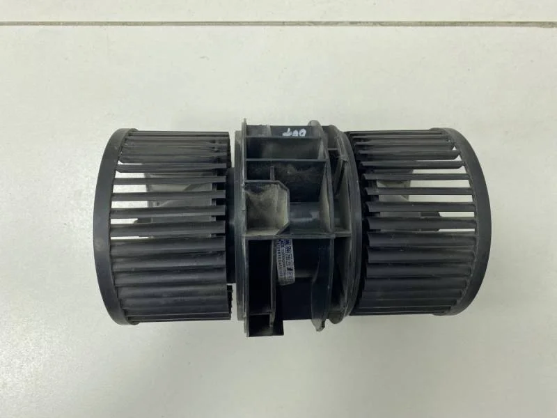 Моторчик отопителя Renault Fluence 2010-2017