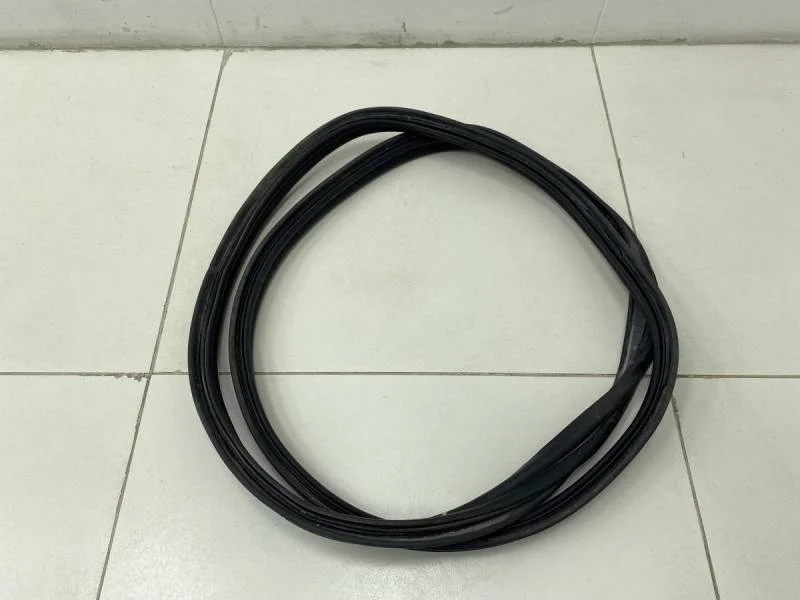 Уплотнитель багажника Renault Fluence 2010-2017