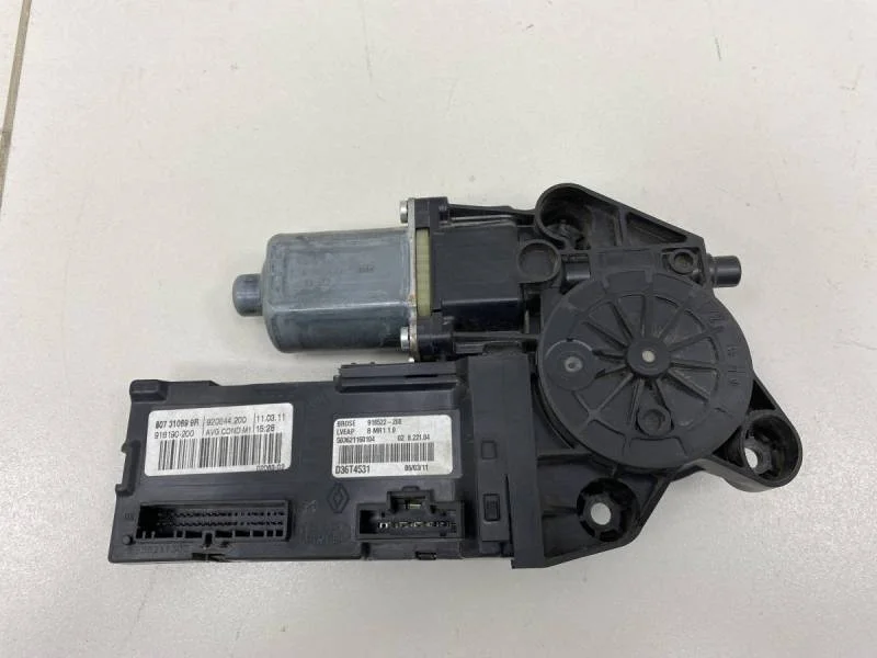 Моторчик стеклоподъемника Renault Fluence 2010-2017