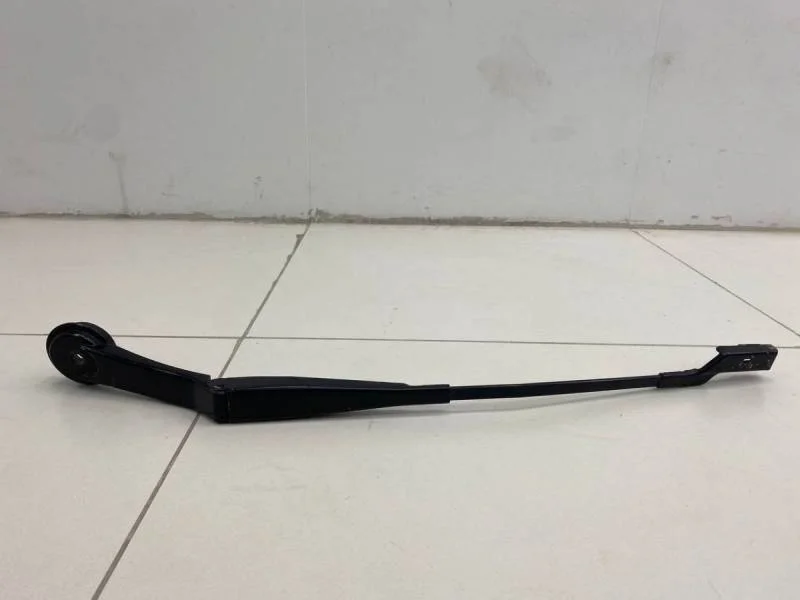 Поводок стеклоочистителя передний левый Ford Focus 3 2011>