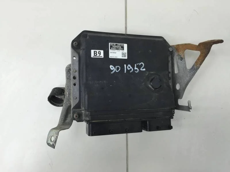 Блок управления двигателем Toyota Corolla E150 2006-2013