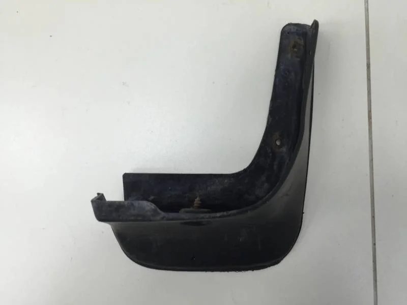 Брызговик задний правый Toyota Corolla E150 2006-2013