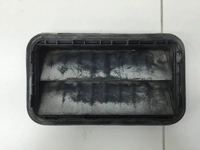 Решетка вентиляционная Toyota Corolla E150 2006-2013