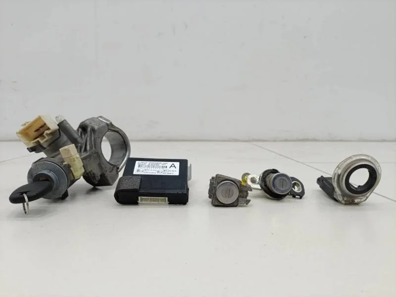 Замок зажигания (комплект) Toyota Corolla E150 2006-2013