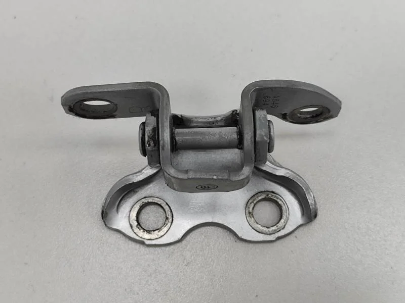 Петля двери задней правой верхняя Toyota Corolla E150 2006-2013