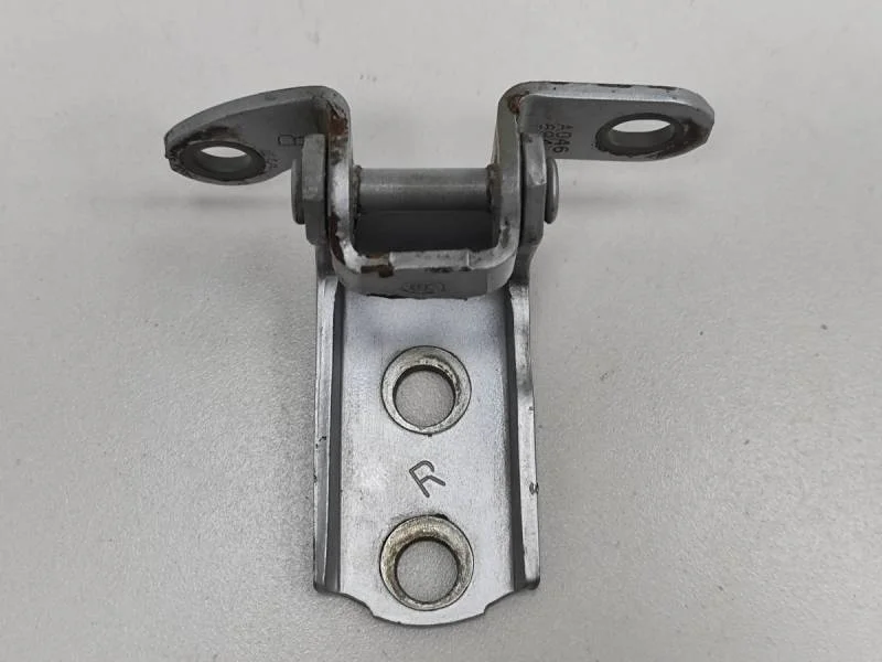 Петля двери задней правой нижняя Toyota Corolla E150 2006-2013