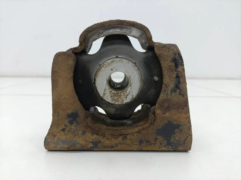 Опора двигателя передняя Toyota Corolla E150 2006-2013