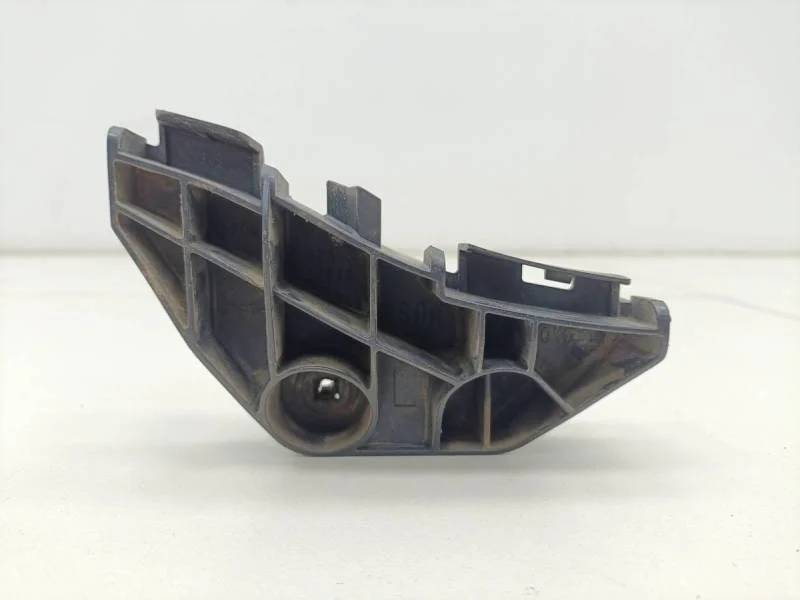 Кронштейн заднего бампера левый Toyota Corolla E150 2006-2013