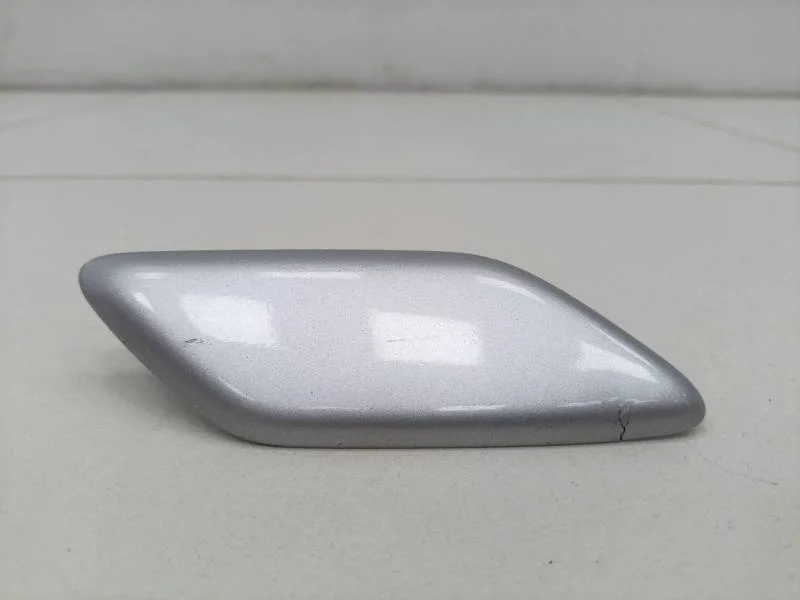 Крышка форсунки омывателя Toyota Corolla E150 2006-2013