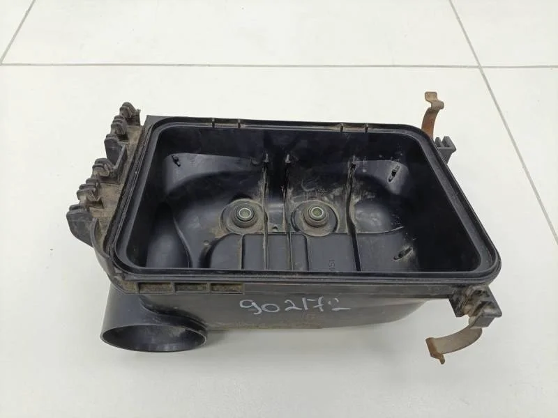 Корпус воздушного фильтра Toyota Corolla E150 2006-2013